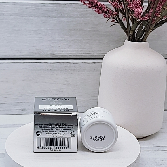 Dr Barbara Sturm Super Anti Aging Face Cream - Picture 3 of 5